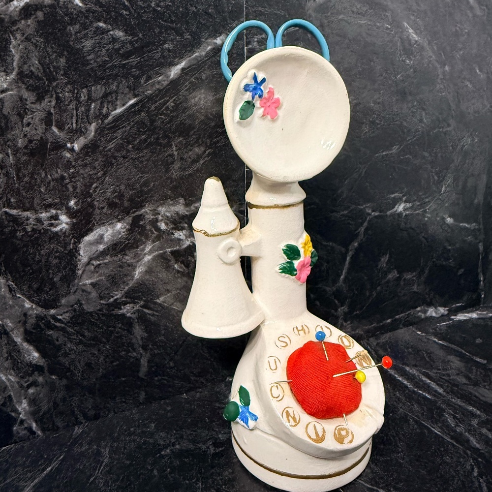 Vintage Telephone Figurine Pin Cushion, Measuring Tape and Scissors - Picture 5 of 16